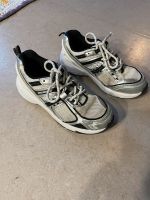 silberne Lieblings-Sneaker für Kinder, Größe 34 Baden-Württemberg - Pforzheim Vorschau