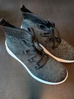 Neue Stretch Sneaker Größe 39 Sachsen - Heidenau Vorschau