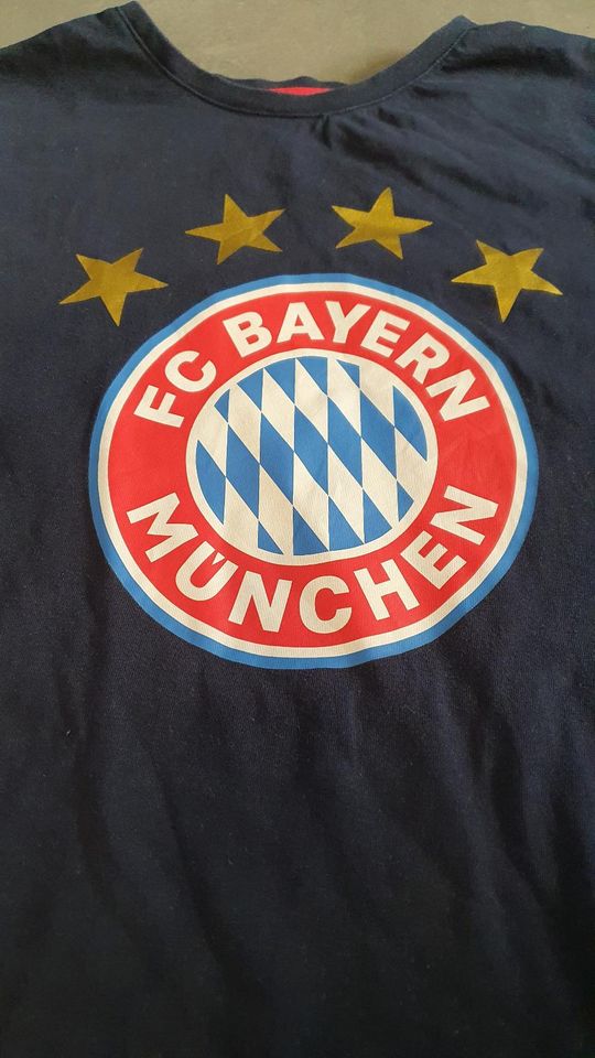 FC Bayern München Tshirt dunkelblau Gr. 164 original in Rahden