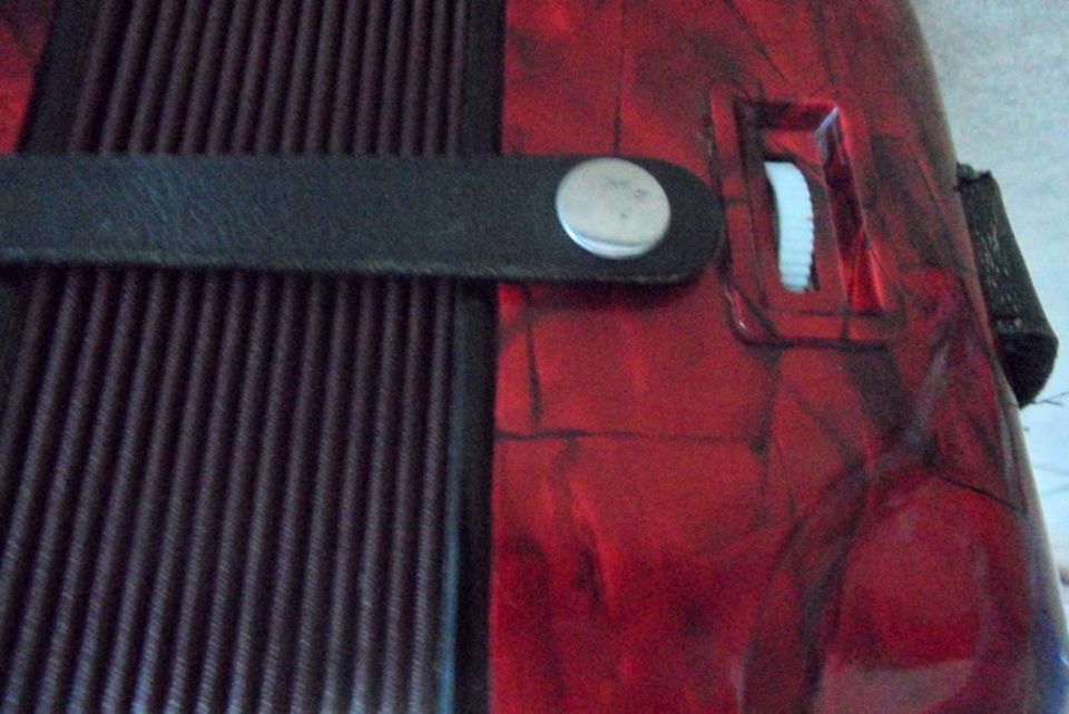 Akkordeon Siletta, rot/schwarz mit Koffer,guter Zustand in Großräschen