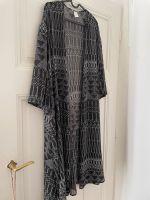 Kaftan H&m schwarz weiß mit Muster s 36 lang Cardigan Frankfurt am Main - Nordend Vorschau