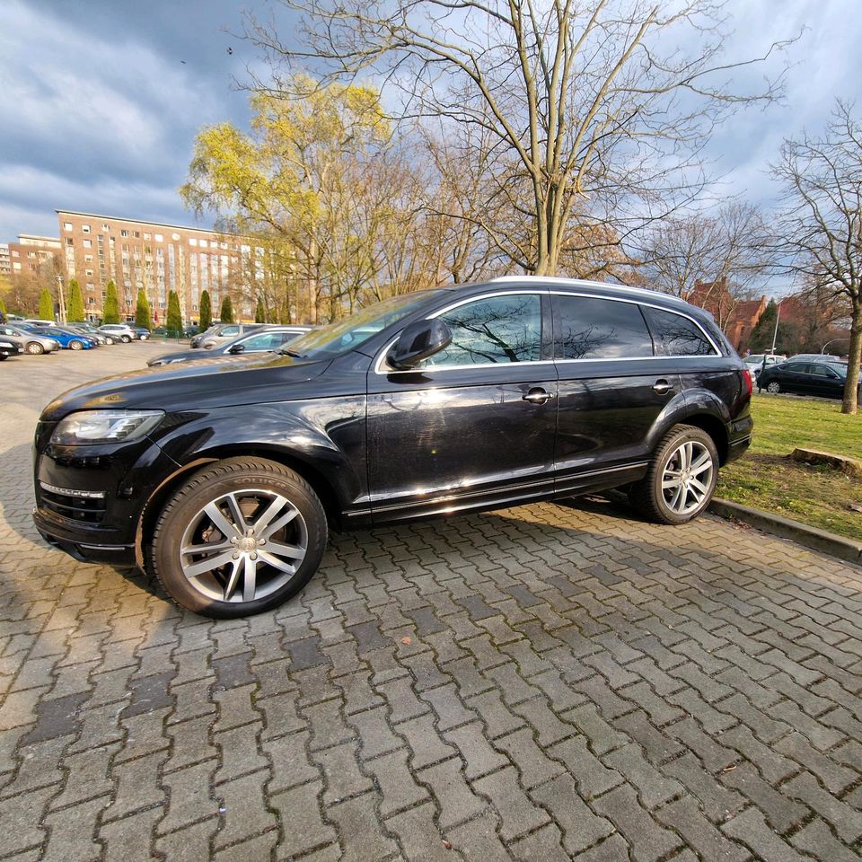 Audio Q7 SUV TDI 3.0  7 Sitzer BJ 2010 in Berlin