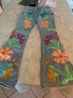 Faschingshose. 40 Hippie Hose mit Blumenmuster. Hessen - Eichenzell Vorschau