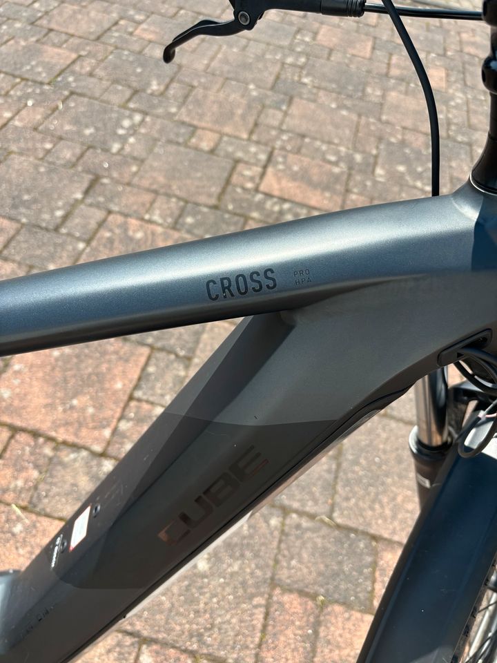 Cube Cross Hybrid PRO 625 54cm Rahmen E Bike inkl. Schloss! in Brühl