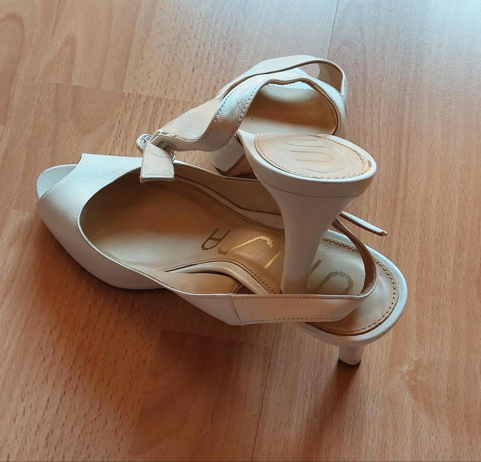 Peeptoe von Unisa Creme Gr. 38 in Großrosseln