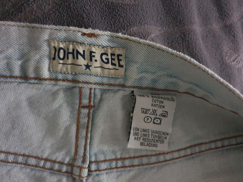 Hellblaue Herren Jeans Gr. 44 siehe Details (Fasching?) in Jungingen