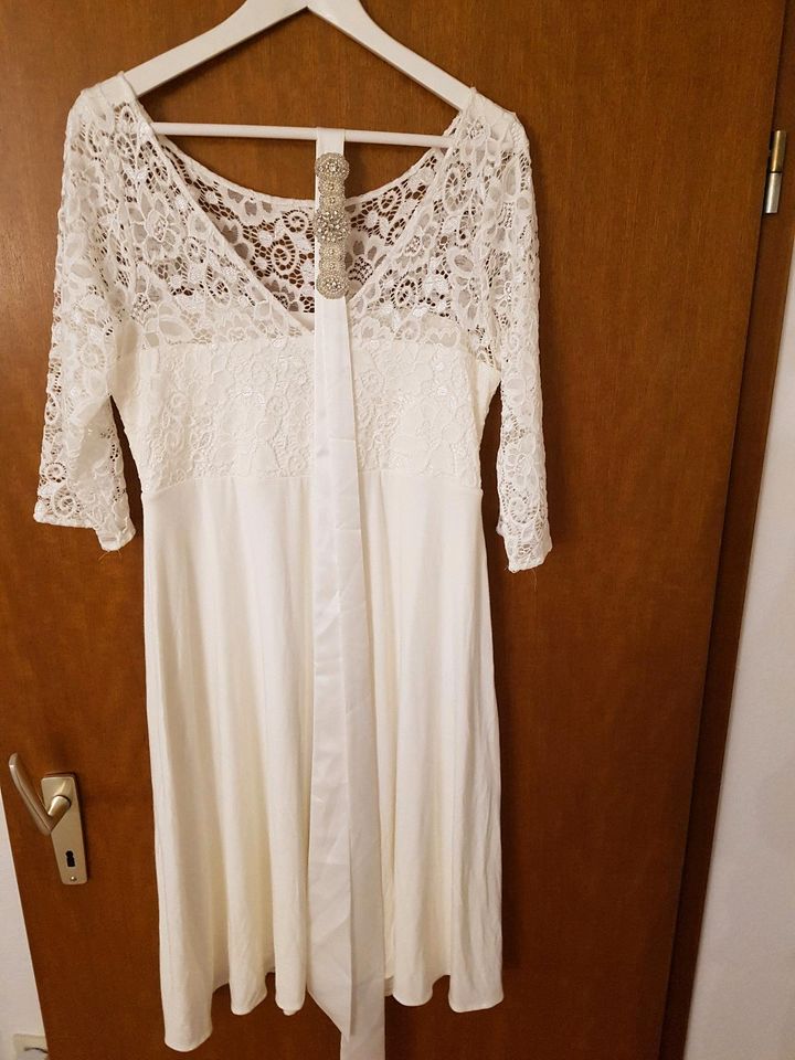 Brautkleid für Schwangere in Königsbrunn