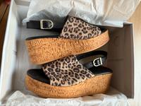 Neu & ungetragen Tamaris Plateusandalette - Leopard Kr. Passau - Passau Vorschau