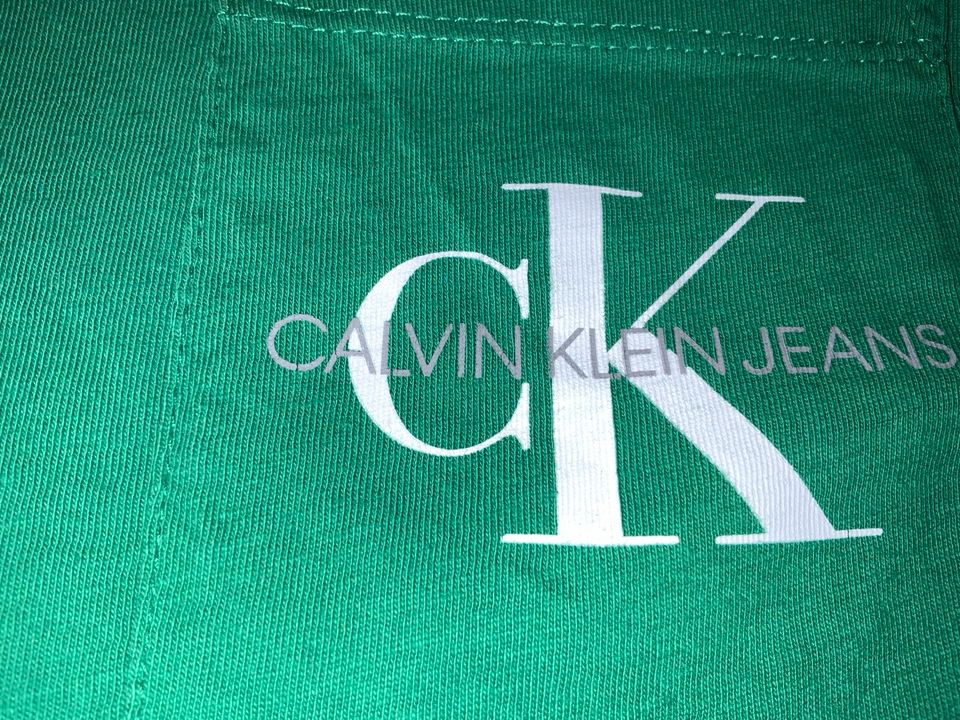 Calvin Klein Jeans T-Shirt Gr S Herren grün Top Brusttasche CK in Rotenburg (Wümme)