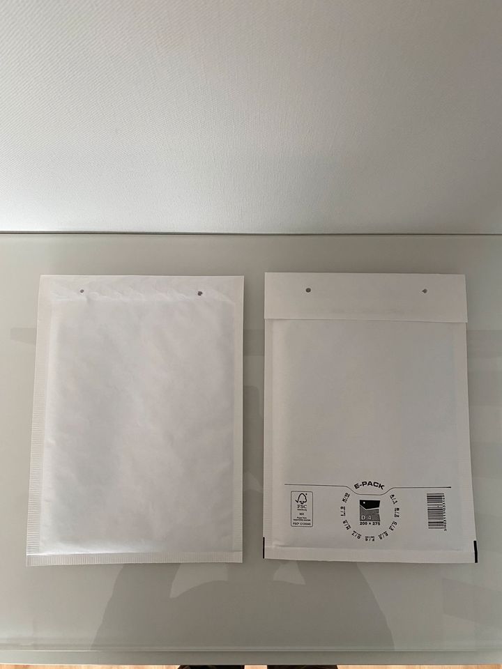 D4 Versandtaschen / Luftpolstertaschen 100 Stück weiß in  Nordrhein-Westfalen - Mettmann | eBay Kleinanzeigen ist jetzt Kleinanzeigen