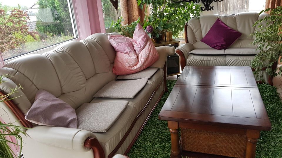 Praktisches Sofa aufklappbar, Schlafsofa mit Bettkasten in Auenwald