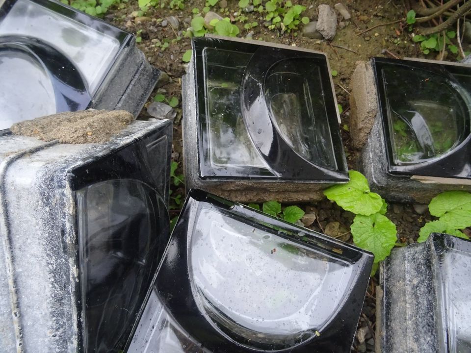 Glasbausteine 15 Stück Glassteine Baustoff selten Liebhaberstücke in Weingarten
