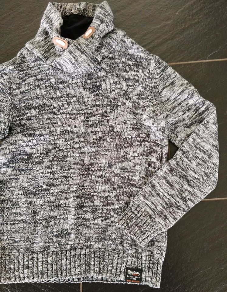 H&M Sweatshirt Pullover Pulli Größe 134/140 Jungen Neuwertig in Grettstadt