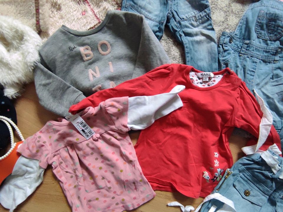 XXL Bekleidungspaket Baby 74 80 Paket Kleidung Mädchen in Markt Schwaben