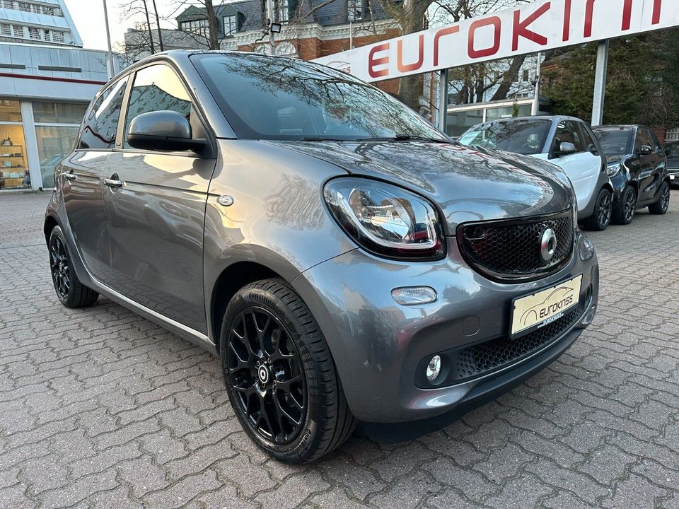 Smart forfour 66kW DCT*prime SPORT*LEDER*PANO*SHZ*PTS* in Berlin