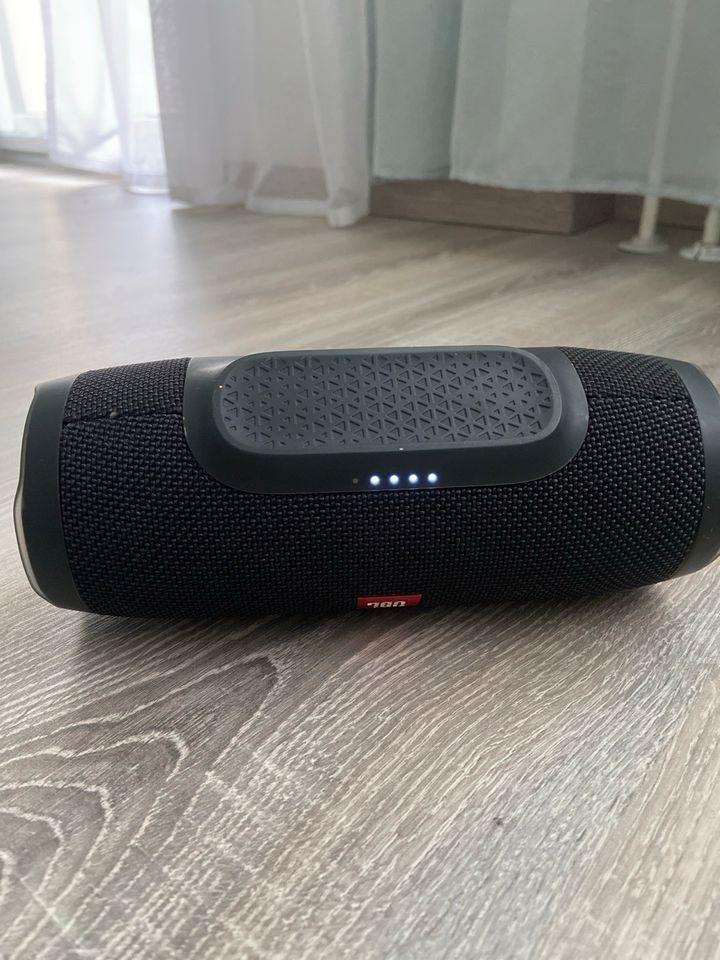 JBL Charge 3 Schwarz (Top Zustand) in Hannover