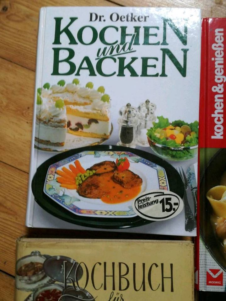 Jedes Buch 5€, Kochbuch, Kochen, Backen in Neinstedt