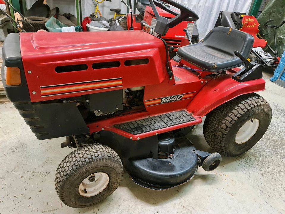Rasentraktor Aufsitzmäher 14HP 2 Zylinder Motor in Hessen Lohra