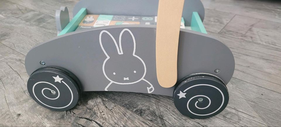 Roba Lauflernwagen Miffy, mit 35-teiligem Holzbausteine-Set in  Rheinland-Pfalz - Ludwigshafen | Baby Spielzeug gebraucht kaufen | eBay  Kleinanzeigen ist jetzt Kleinanzeigen