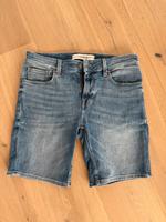 Guess Short blau 31 sehr guter Zustand Kr. Dachau - Dachau Vorschau