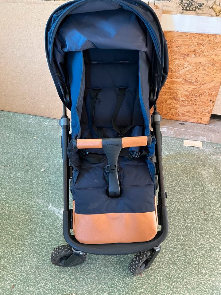 Emmaljunga Nxt30 Buggy / Kinderwagen / dunkelblau in Langenhagen