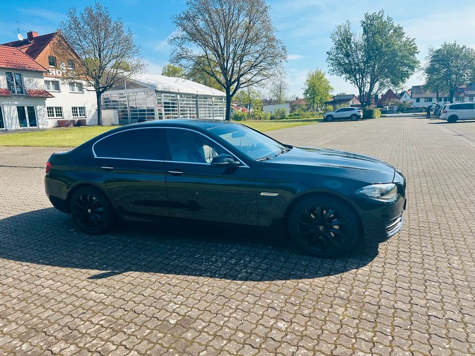 BMW F10 520D xDrive Luxury Line Facelift top Zustand in Krebeck
