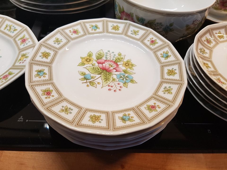 neuwertiges Hutschenreuther Tafel Service Diamant Flowers - 6P in  Nordrhein-Westfalen - Schwerte | eBay Kleinanzeigen ist jetzt Kleinanzeigen