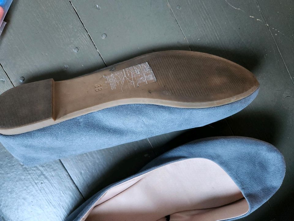 Graue Slipper Ballerinas 38 H&M wie neu Damenschuh flach in Gelnhausen