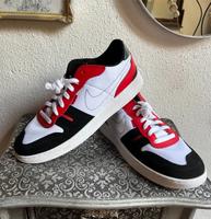 NEU/ NIKE Squash Type Herren Gr. 46 Brandenburg - Elsterwerda Vorschau
