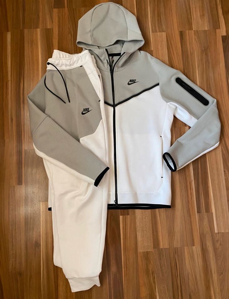 Nike Tech Fleece (Weiß+Grau) in Oberhausen