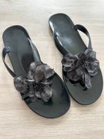 Slides mit  Blume  Flip Flops Zehensandalen Wasserschuhe Hessen - Heusenstamm Vorschau