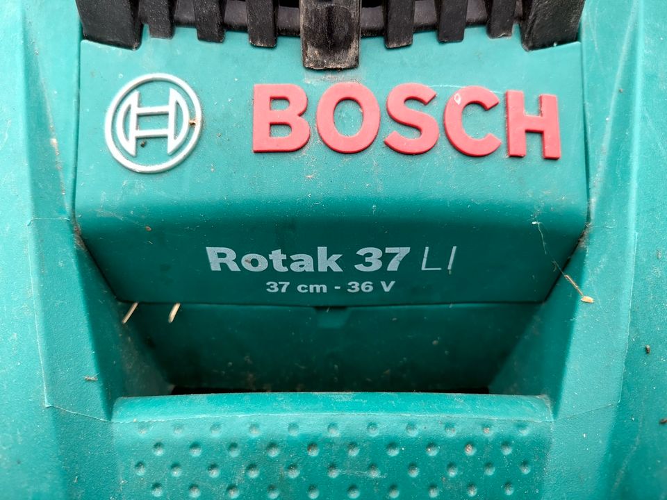 Bosch Akkurasenmäher Rotak Li 37 mit Original Akku und Ladegerät in Impflingen