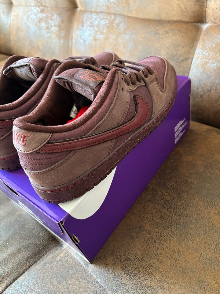 Nike SB Dunk low City of Love Burgundy 45/11 in Würzburg