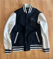 Jacke von Pull & Bear blau/weiß Gr. S Herrenjacke Hessen - Offenbach Vorschau