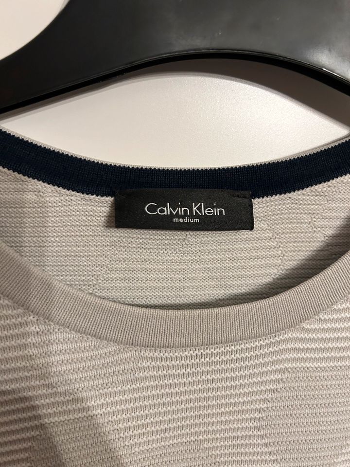 Beiger Calvin Klein Pullover in Gorxheimertal
