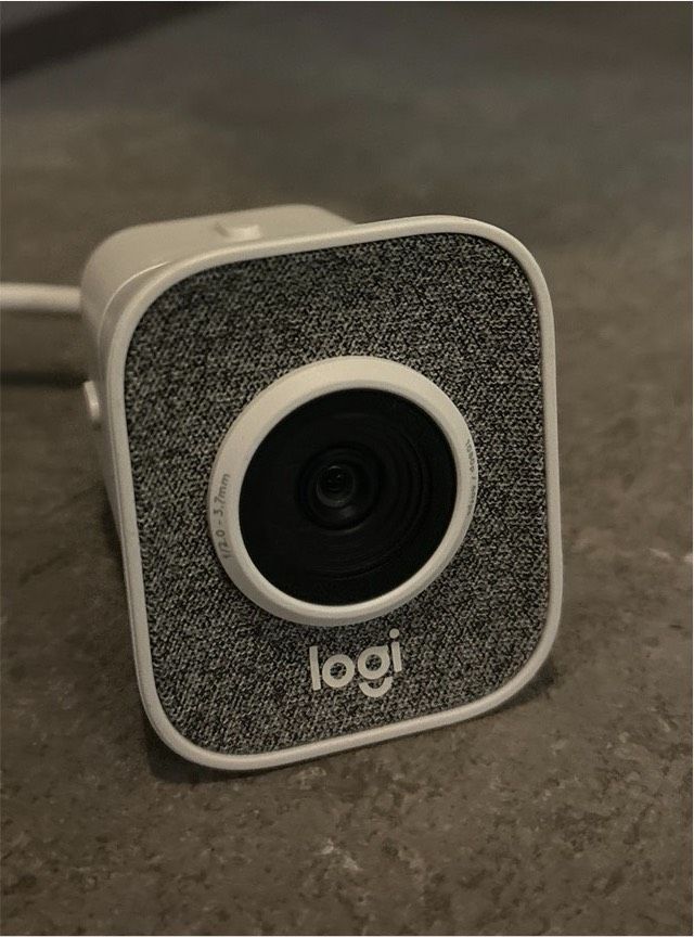 Logitech Webcam mit Halterung in Pulheim