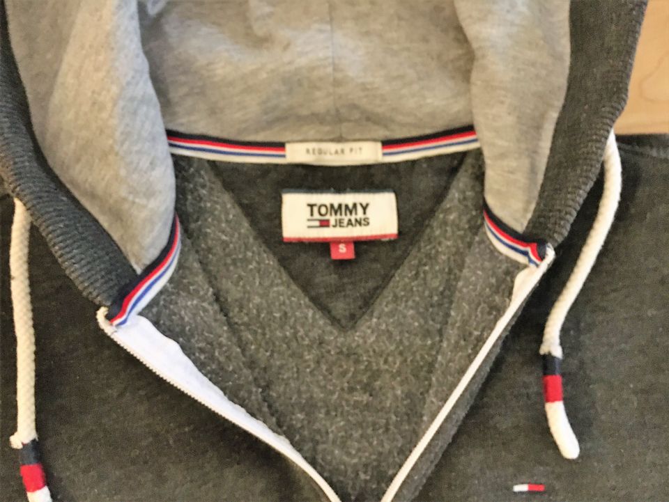 Tommy Hilfiger Herren Sweatjacke Gr. S in Oberhausen