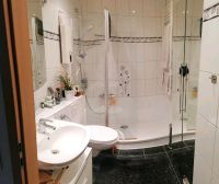 Fliesen im Badezimmer Wohnung 3. OG entfernen und entsorgen Bochum - Bochum-Wattenscheid Vorschau