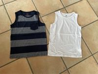 2 T-Shirts Tops von H&M in Größe 122/128 zusammen 5 Euro Niedersachsen - Hagenburg Vorschau