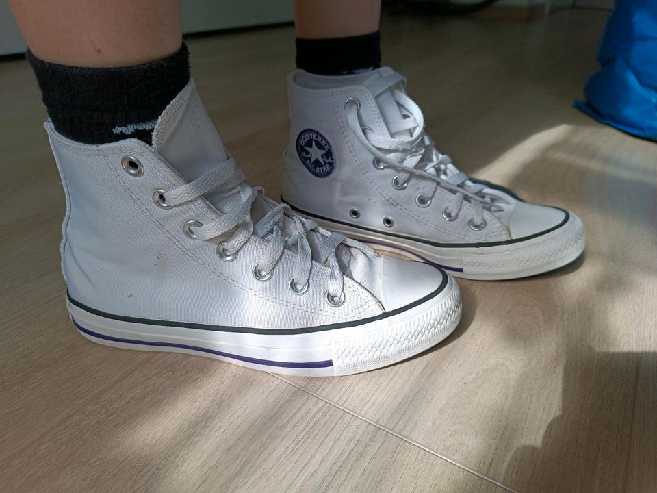 Converse Chucks Gr. 35 weiß lila in Oberasbach