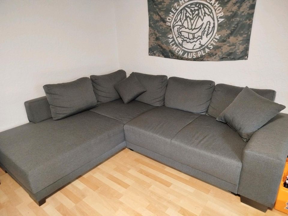 Graue Schlafcouch in Hainburg