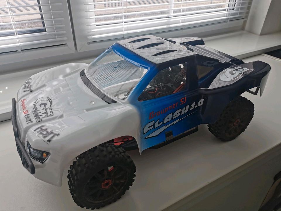 Rc Auto Truggy 1:8 6s 2,4ghz brushless in Augsburg