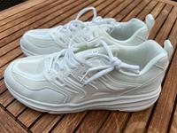 Herren Sneaker weiß GR. 45 neu nur anprobiert Bayern - Goldbach Vorschau