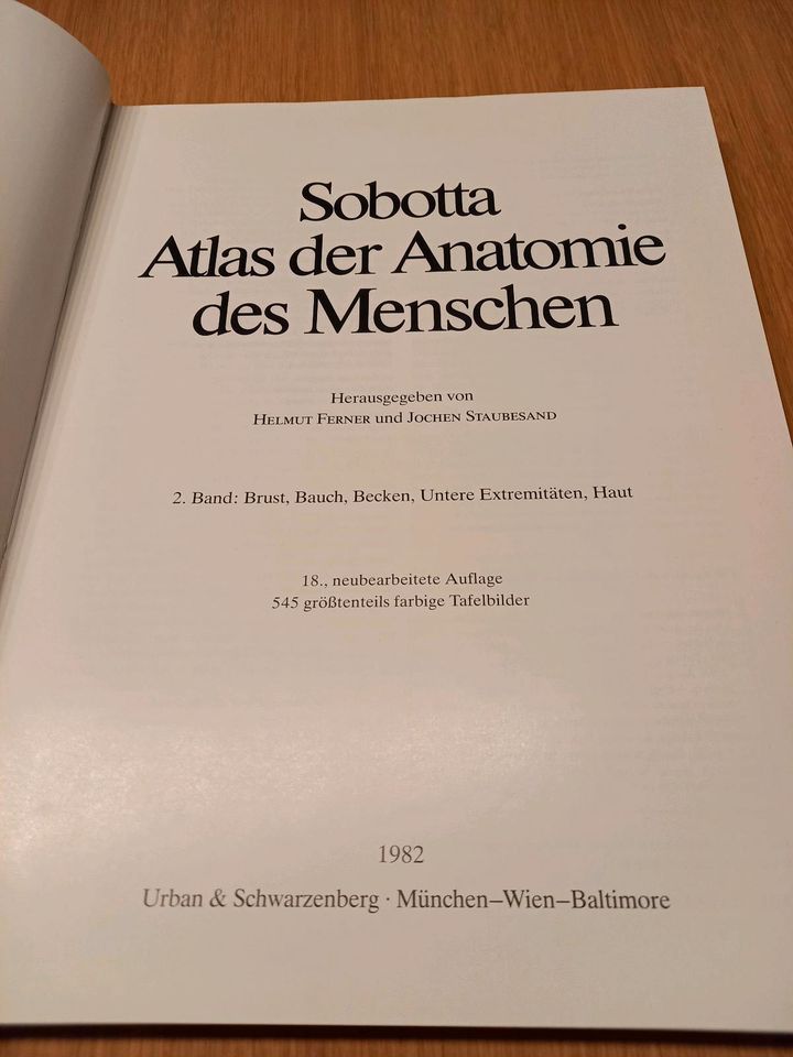 Sobotta, Atlas der Anatomie des Menschen, in 2 Bänden, 18.Auflage in Hannover