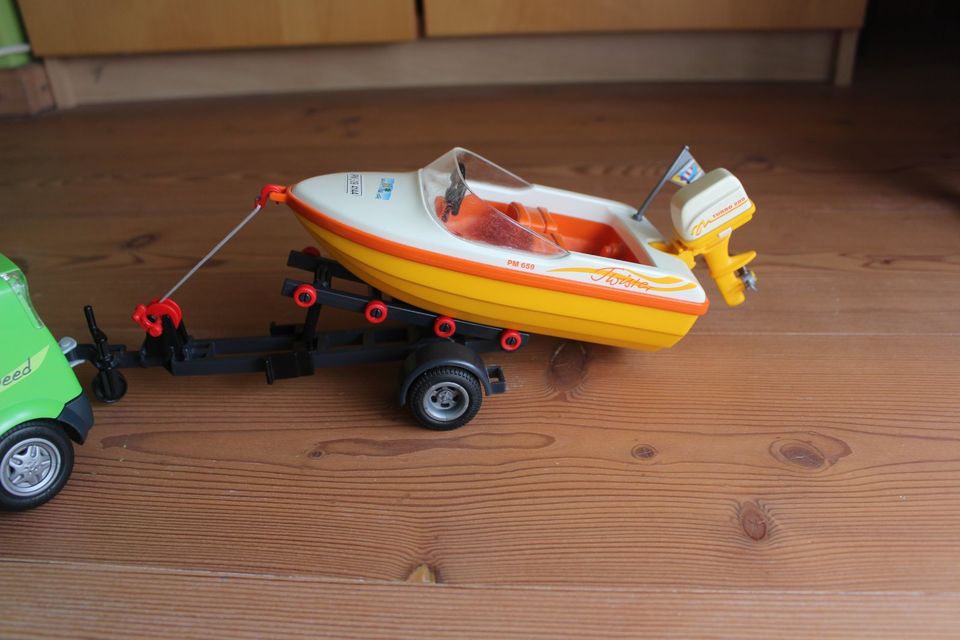 Playmobil - 4144 Family Van with Boat and Trailer - Toys from