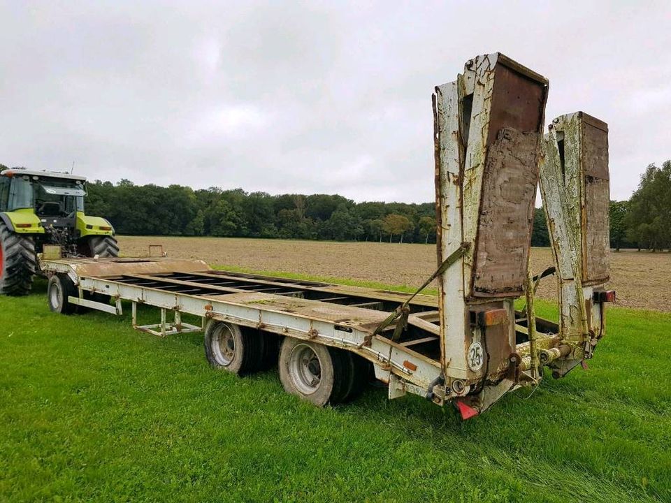 Tieflader 3 Achsen gezogen in Semlow