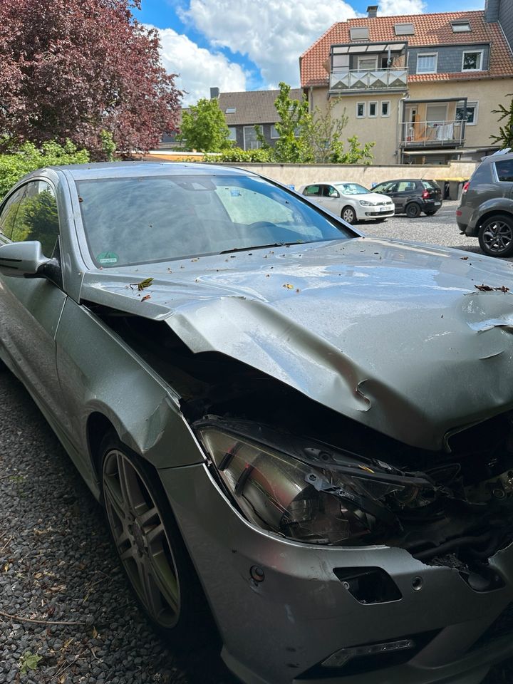 Mercedes Benz E500 Coupé unfallschaden in Dinslaken