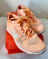 Tolle Nike Turnschuh in orange Berlin - Spandau Vorschau