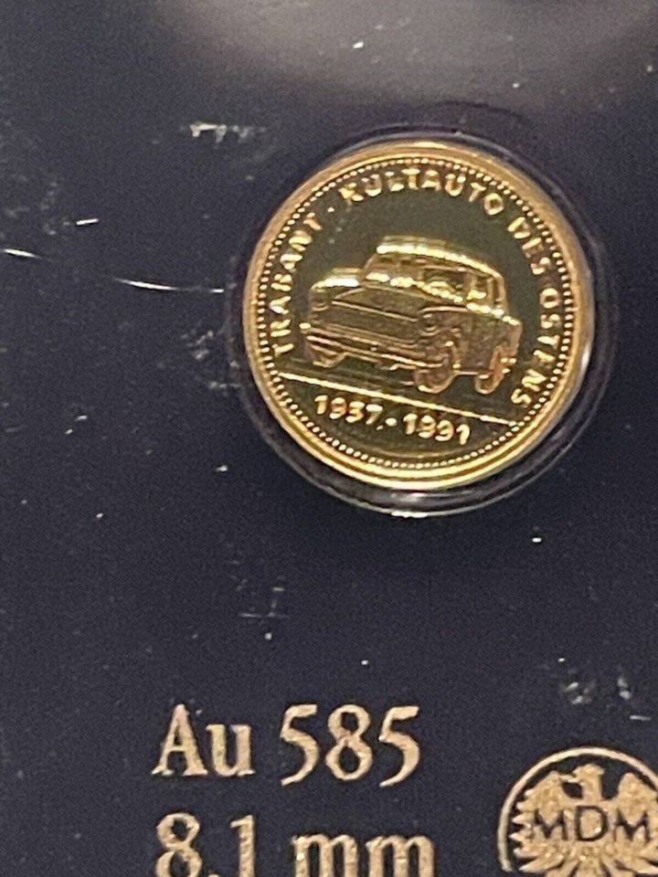 Kleinste Goldmünze der Welt " TRABANT " Neu im Blister in Lübben