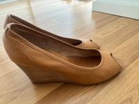 Keilschuhe Esprit Größe 42 Köln - Porz Vorschau